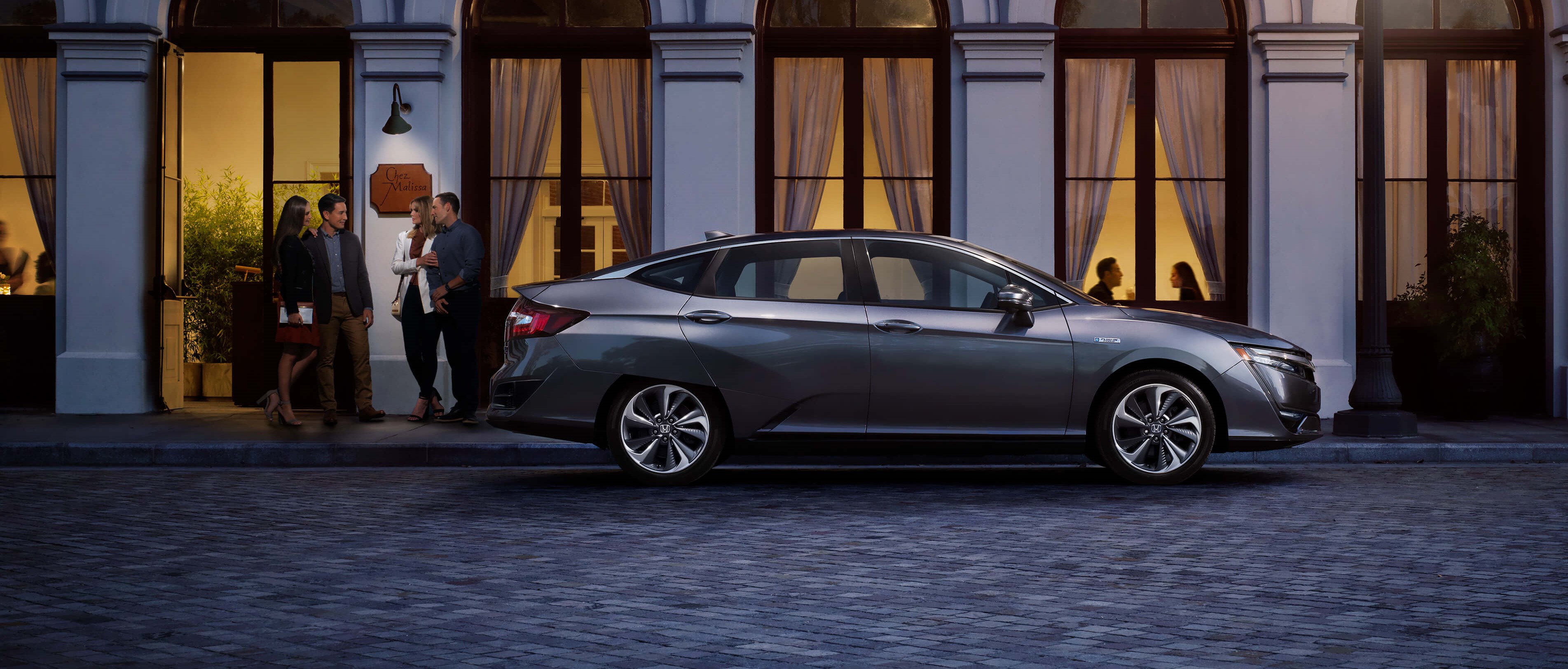 Honda clarity hybrid side urban